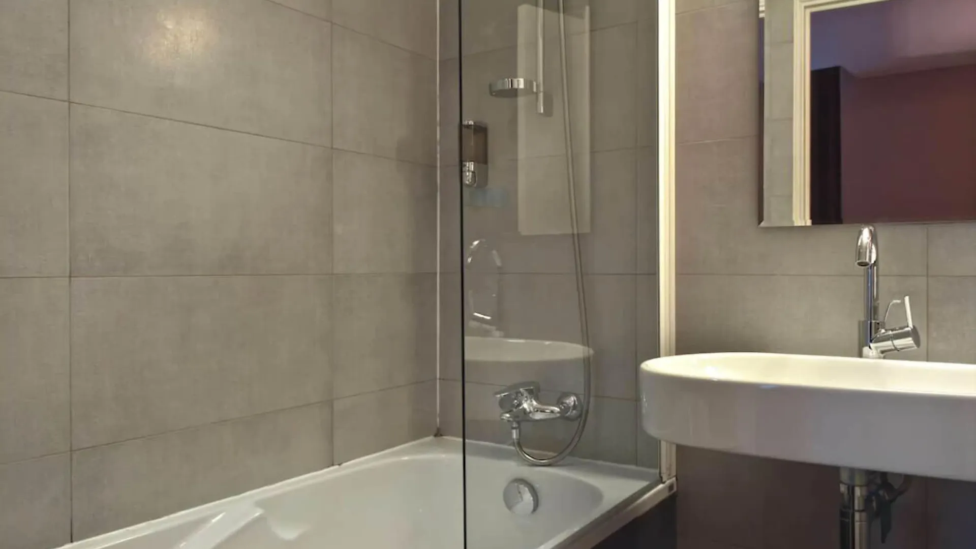 Eugenie Hotel 3*