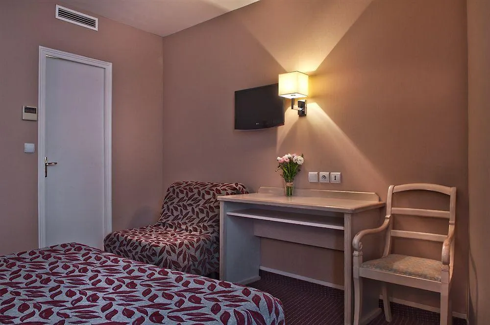 Eugenie 3* Paris